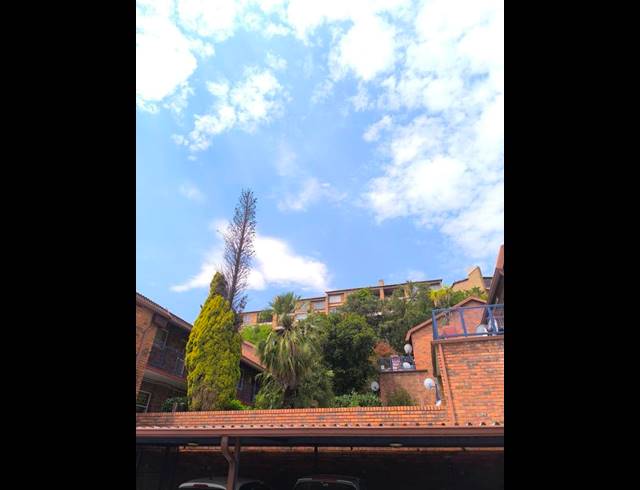 2 BEDROOM TOWNHOUSE FOR SALE IN WINDSOR EAST